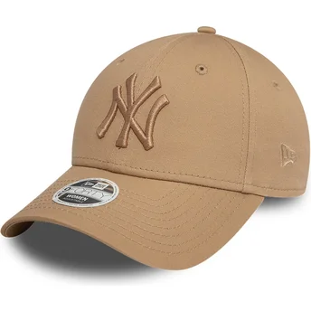 Cap kumer brown adjustable strap claro claro 9FORTY League Essential New York Yankees MLB New Era