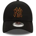 mutsid-kumer-must-reguleeritav-9forty-team-outline-new-york-yankees-mlb-new-era