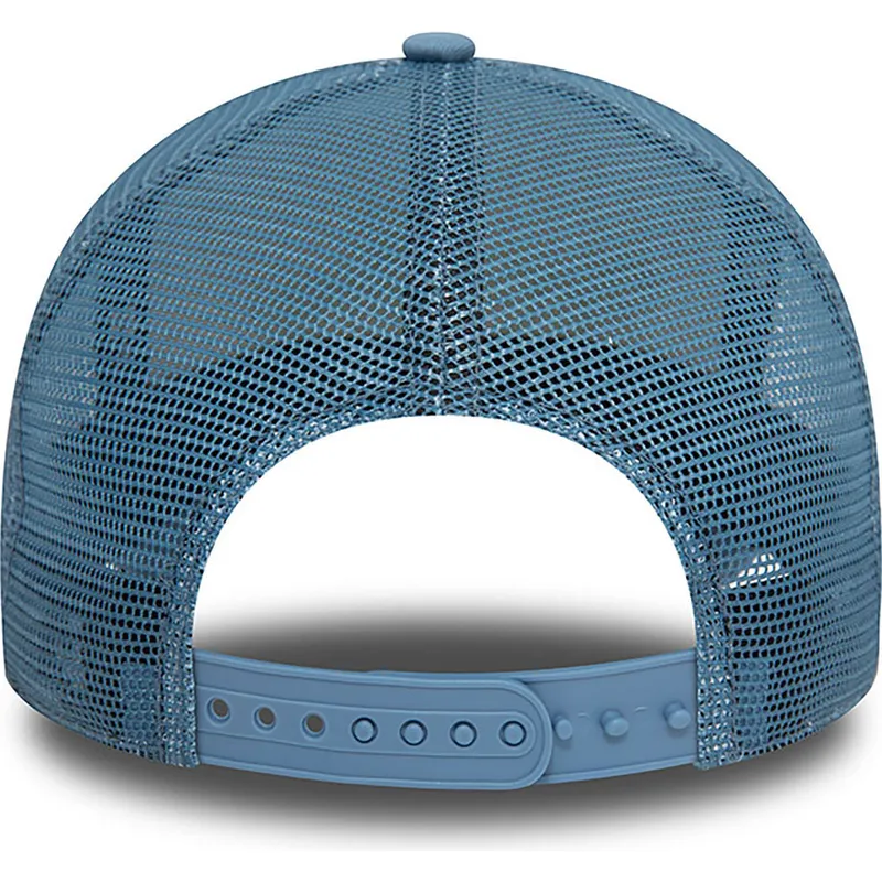 mutsid-kumer-sinine-snapback-a-frame-character-rick-y-morty-new-era