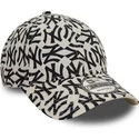 new-era-curved-brim-9forty-monogram-new-york-yankees-mlb-beige-and-black-adjustable-cap