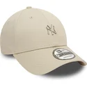 new-era-curved-brim-9forty-metallic-pin-new-york-yankees-mlb-beige-adjustable-cap