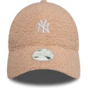 new-era-curved-brim-women-9forty-borg-new-york-yankees-mlb-pink-adjustable-cap