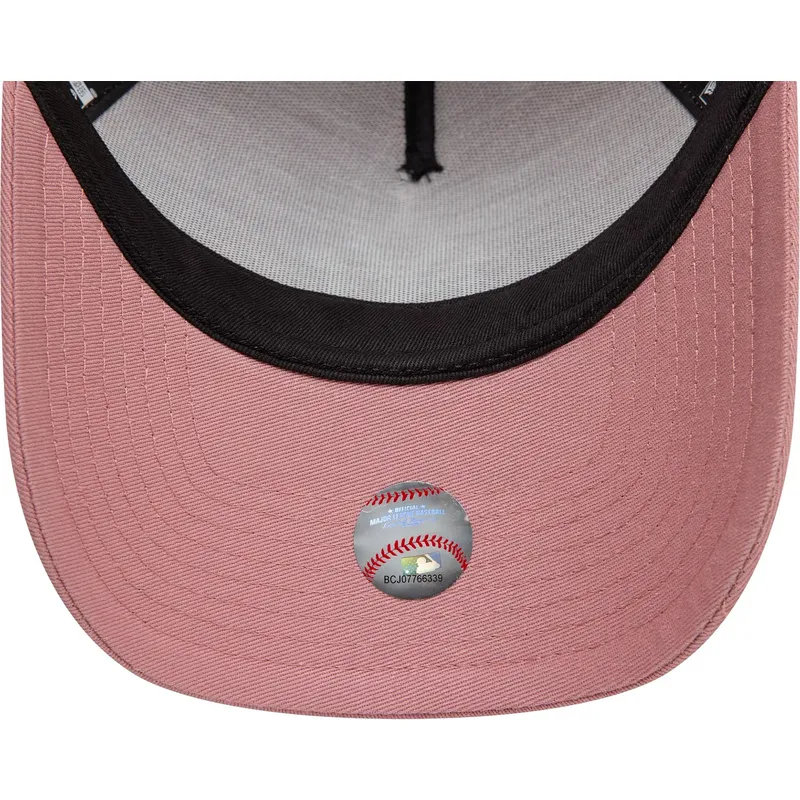 mutsid-kumer-roosa-snapback-9forty-a-frame-league-essential-new-york-yankees-mlb-new-era mutsid-kumer-roosa-snapback-9forty-a-frame-league-essential-new-york-yankees-mlb-new-era