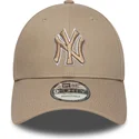 mutsid-kumer-pruun-reguleeritav-9forty-outline-new-york-yankees-mlb-new-era