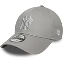 cap-kumer-gray-adjustable-strap-9forty-outline-new-york-yankees-mlb-new-era