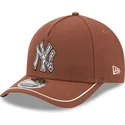 cap-kumer-brown-snapback-9forty-m-crown-a-frame-motorsport-new-york-yankees-mlb-new-era