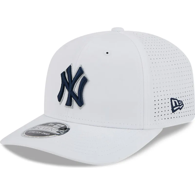 mutsid-kumer-valge-snapback-9seventy-perf-spring-training-fan-pack-2025-new-york-yankees-mlb-new-era