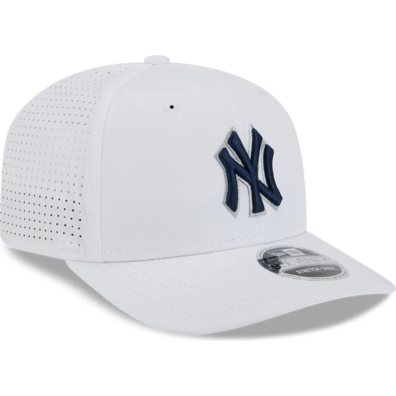 mutsid-kumer-valge-snapback-9seventy-perf-spring-training-fan-pack-2025-new-york-yankees-mlb-new-era