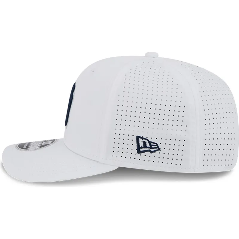 mutsid-kumer-valge-snapback-9seventy-perf-spring-training-fan-pack-2025-new-york-yankees-mlb-new-era