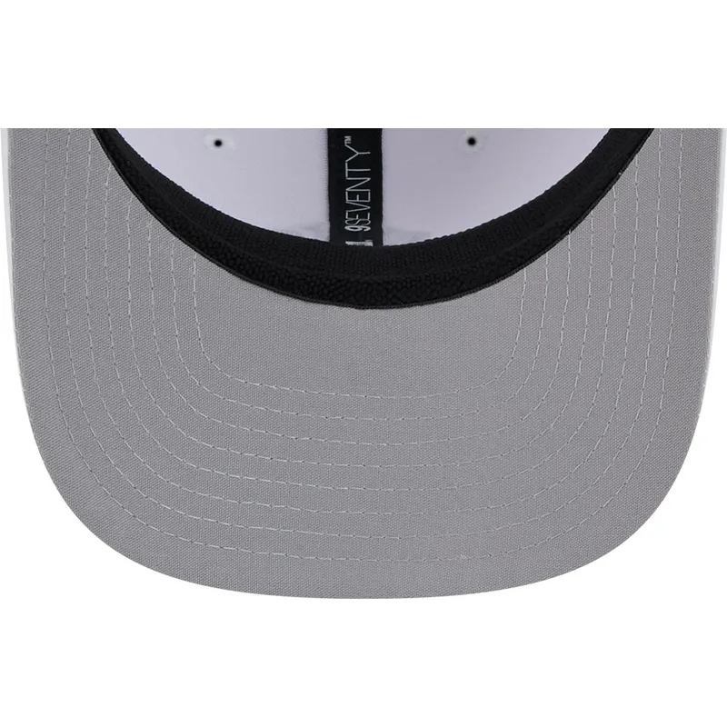mutsid-kumer-valge-snapback-9seventy-perf-spring-training-fan-pack-2025-new-york-yankees-mlb-new-era