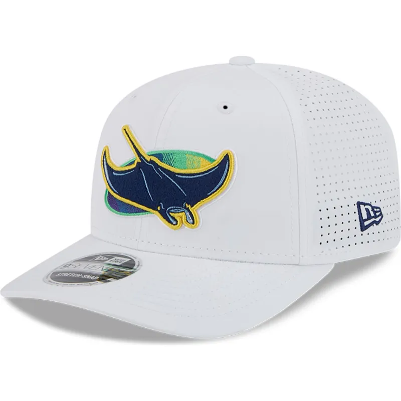 mutsid-kumer-valge-snapback-9seventy-perf-spring-training-fan-pack-2025-tampa-bay-rays-mlb-new-era