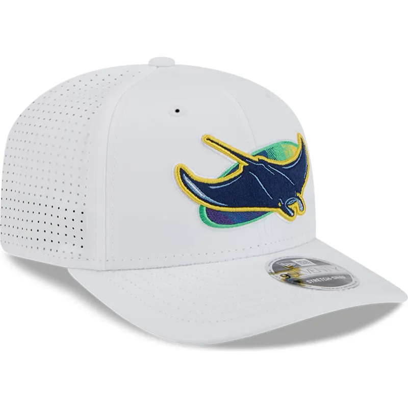 mutsid-kumer-valge-snapback-9seventy-perf-spring-training-fan-pack-2025-tampa-bay-rays-mlb-new-era