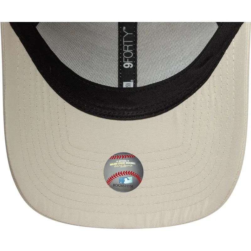 cap-kumer-beige-adjustable-strap-9forty-tonal-flawless-new-york-yankees-mlb-new-era cap-kumer-beige-adjustable-strap-9forty-tonal-flawless-new-york-yankees-mlb-new-era