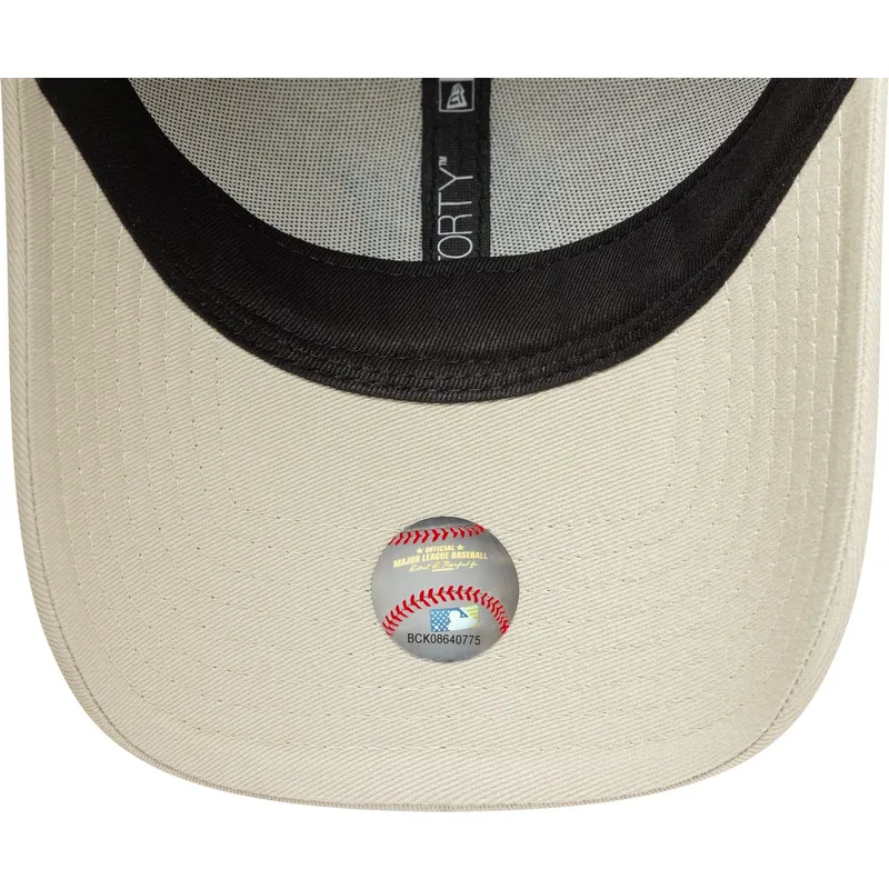 cap-kumer-beige-adjustable-strap-9forty-seasonal-infill-new-york-yankees-mlb-new-era