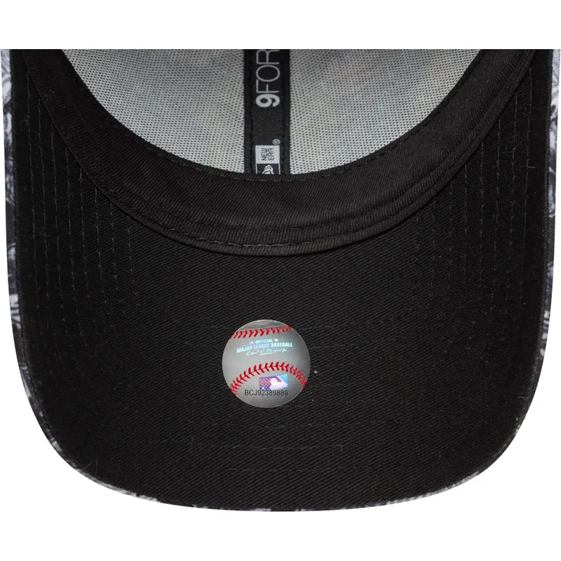mutsid-kumer-must-reguleeritav-9forty-all-over-print-new-york-yankees-mlb-new-era mutsid-kumer-must-reguleeritav-9forty-all-over-print-new-york-yankees-mlb-new-era