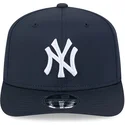 mutsid-kumer-meresinine-snapback-9seventy-stretch-snap-perf-new-york-yankees-mlb-new-era