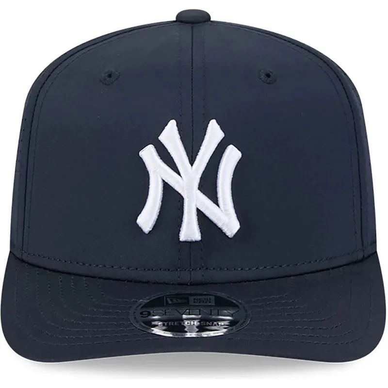 mutsid-kumer-meresinine-snapback-9seventy-stretch-snap-perf-new-york-yankees-mlb-new-era