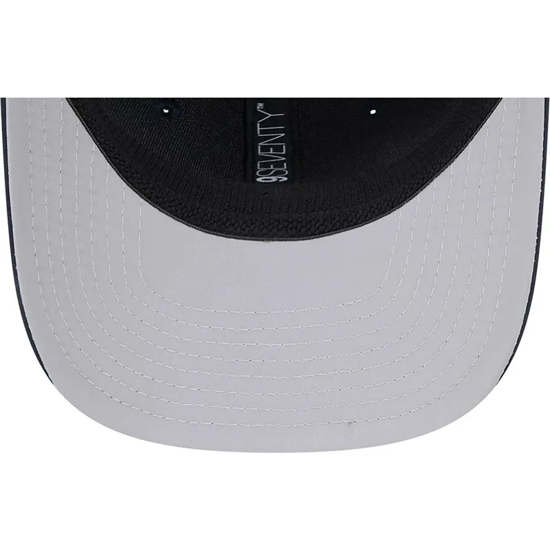mutsid-kumer-meresinine-snapback-9seventy-stretch-snap-perf-new-york-yankees-mlb-new-era