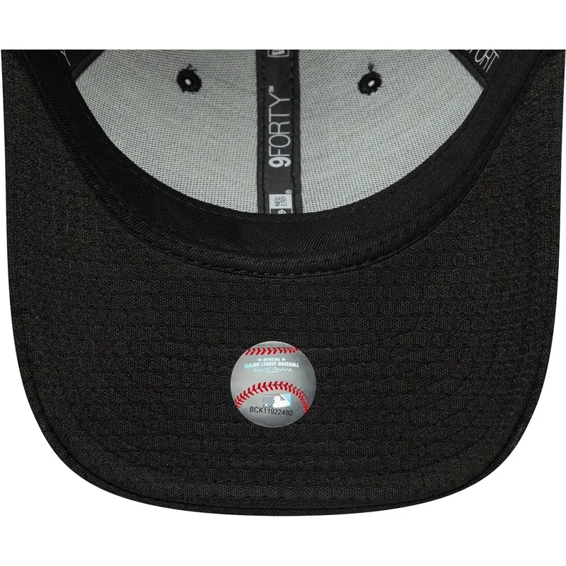 cap-kumer-black-snapback-9forty-flawless-mesh-new-york-yankees-mlb-new-era