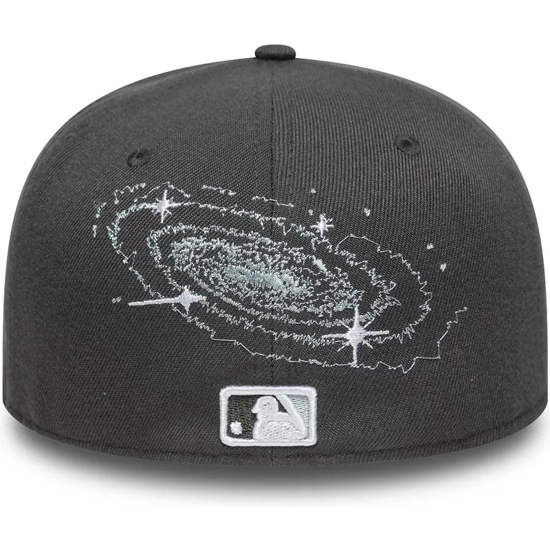 mutsid-kumer-hall-liibuv-59fifty-planet-icon-new-york-yankees-mlb-new-era