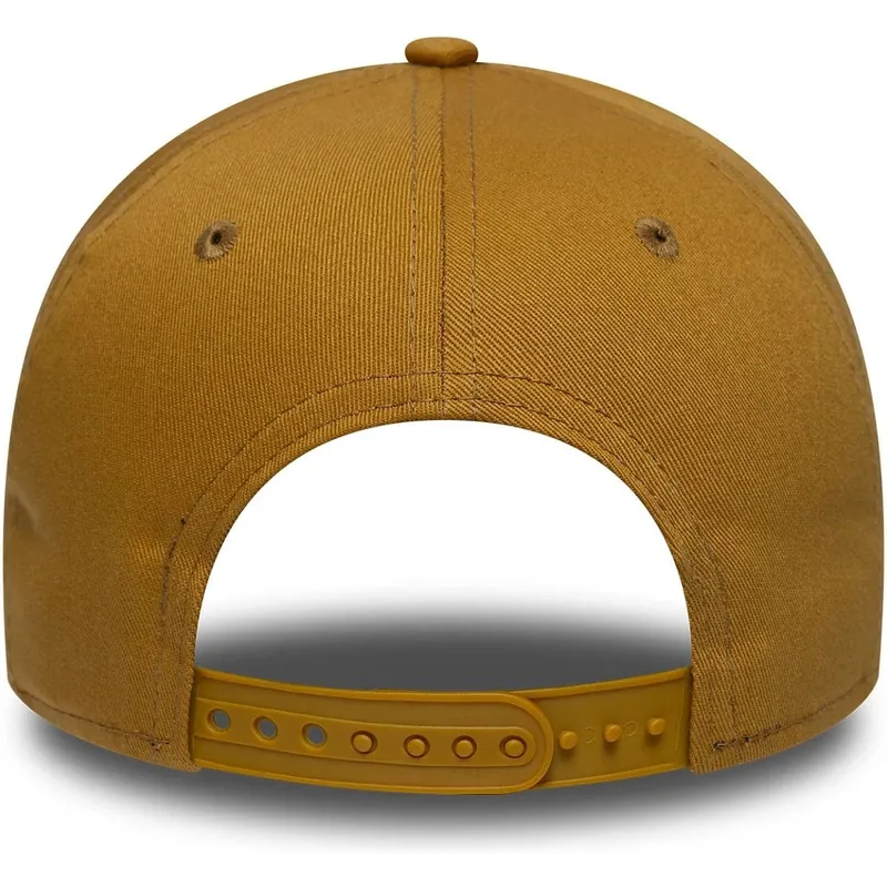 mutsid-kumer-pruun-snapback-9forty-e-frame-league-essential-new-york-yankees-mlb-new-era