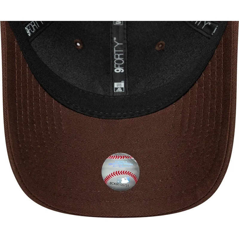 mutsid-kumer-pruun-snapback-9forty-m-crown-new-york-yankees-mlb-new-era