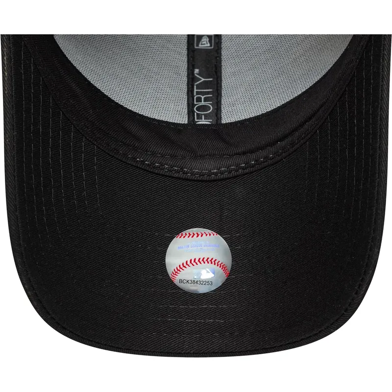 mutsid-kumer-must-reguleeritav-9forty-bow-back-new-york-yankees-mlb-new-era