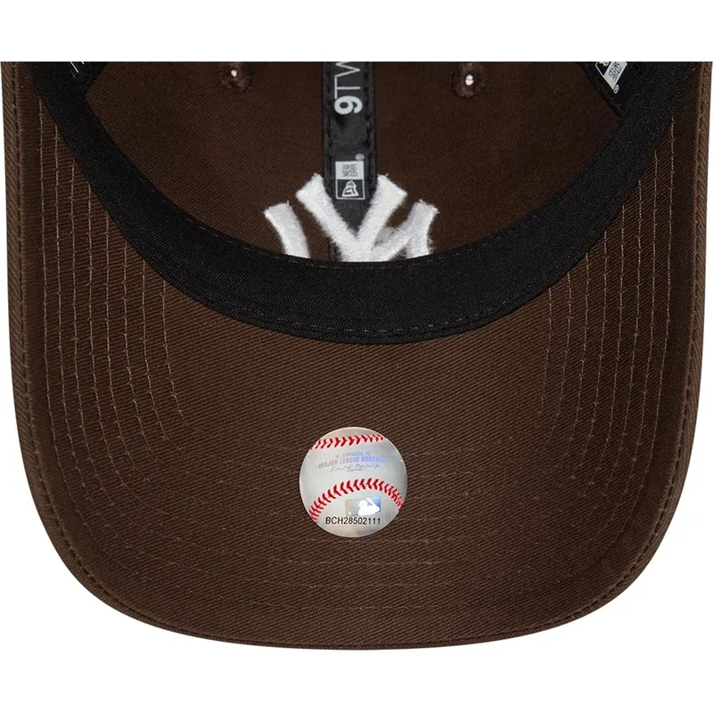 cap-kumer-brown-adjustable-strap-9twenty-league-essential-new-york-yankees-mlb-new-era