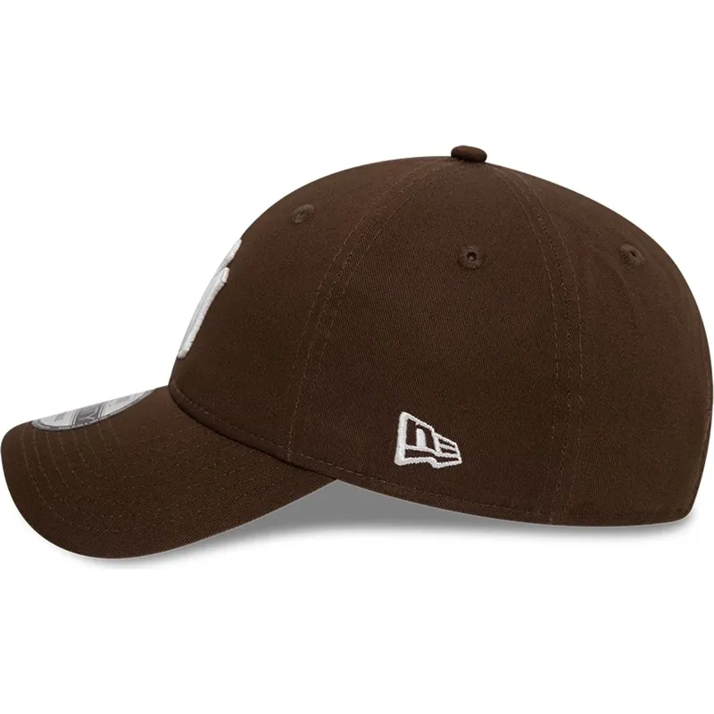 mutsid-kumer-pruun-reguleeritav-9twenty-league-essential-new-york-yankees-mlb-new-era