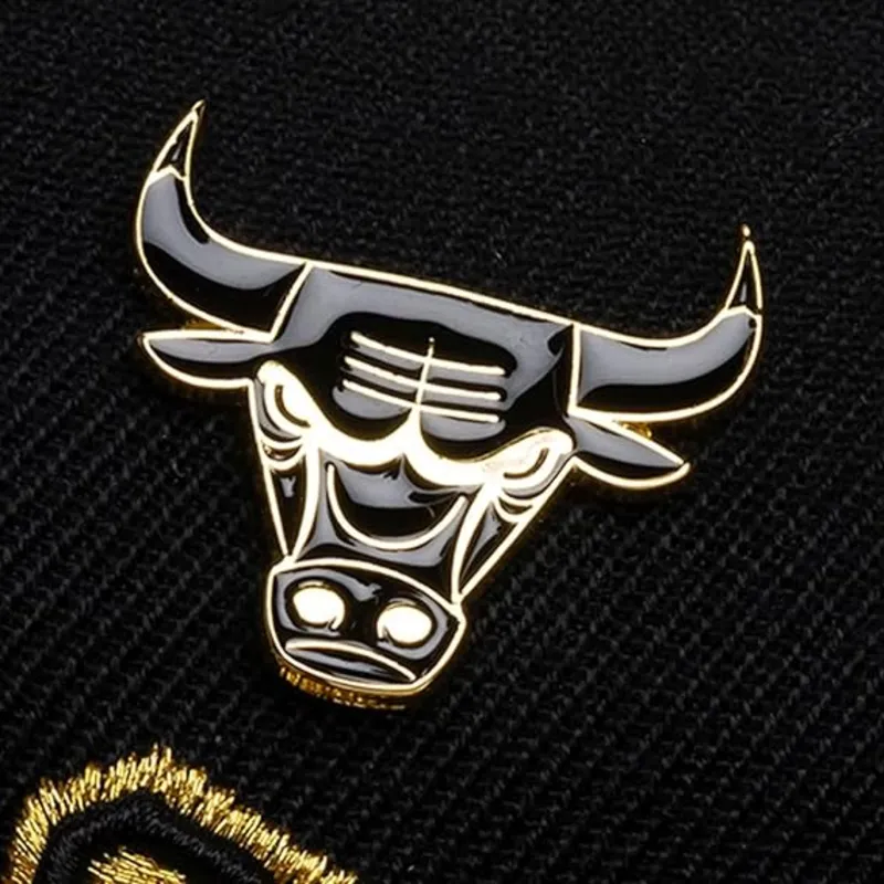 cap-kumer-black-snapback-pinned-gold-pro-chicago-bulls-nba-mitchell-ness