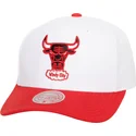 mitchell-ness-curved-brim-team-2-tone-20-pro-chicago-bulls-nba-white-and-red-snapback-cap