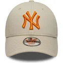 cap-kumer-beige-adjustable-strap-lastele-9forty-league-essential-new-york-yankees-mlb-new-era