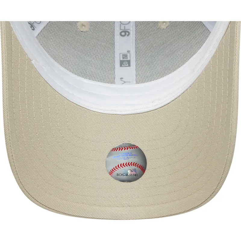 cap-kumer-beige-adjustable-strap-lastele-9forty-homefield-new-york-yankees-mlb-new-era