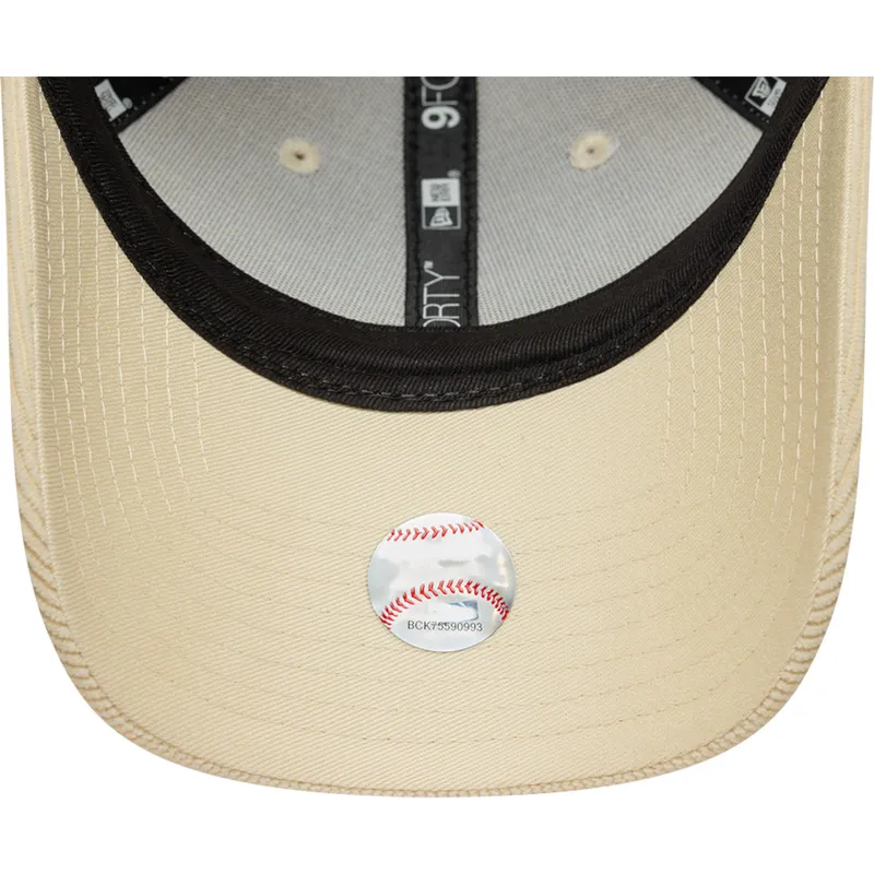 cap-kumer-beige-adjustable-strap-9forty-mini-cord-new-york-yankees-mlb-new-era