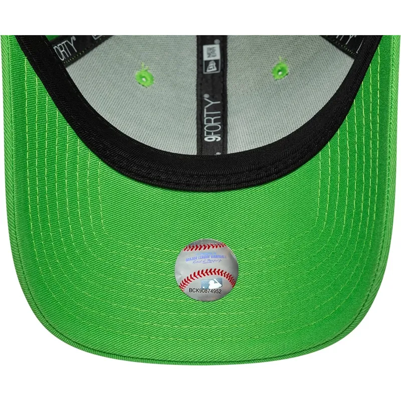 mutsid-kumer-roheline-reguleeritav-rihm-claro-9forty-league-essential-los-angeles-dodgers-mlb-new-era