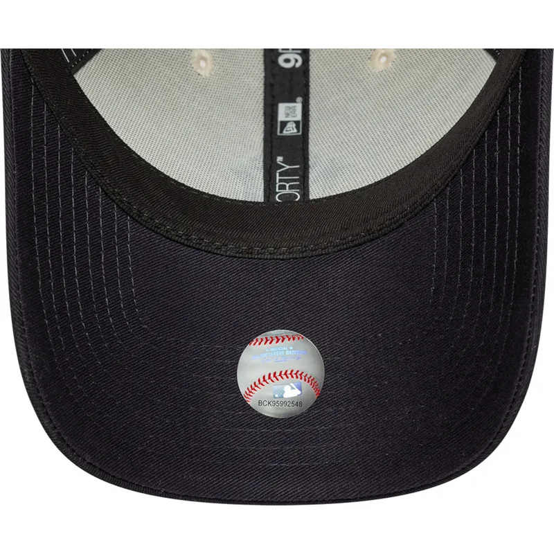 mutsid-kumer-beez-reguleeritav-9forty-world-series-new-york-yankees-mlb-new-era