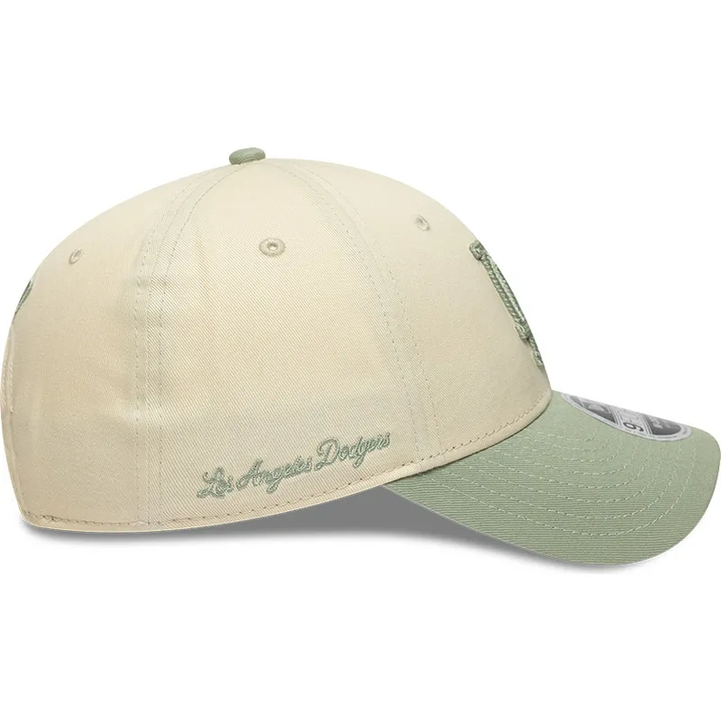 new-era-curved-brim-green-logo-9forty-m-crown-side-script-los-angeles-dodgers-mlb-beige-and-green-snapback-cap