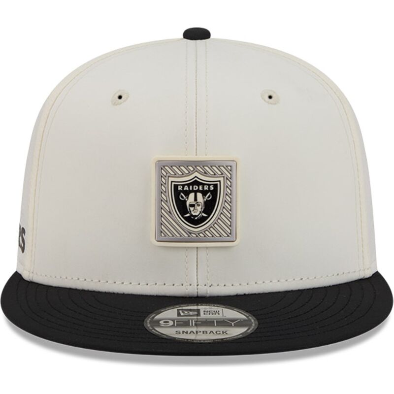 new-era-flat-brim-9fifty-training-pack-2026-las-vegas-raiders-nfl-beige-and-black-snapback-cap