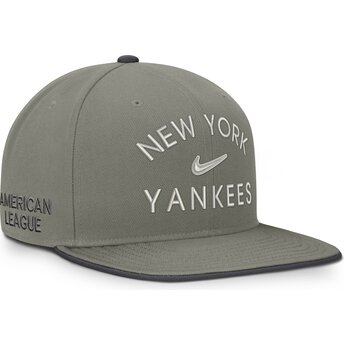 Nike Flat Brim Dri-Fit Pro Structured Square Bill New York Yankees MLB Green Snapback Cap