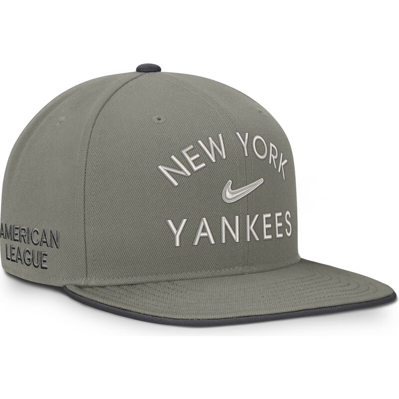mutsid-lame-roheline-snapback-dri-fit-pro-structured-square-bill-new-york-yankees-mlb-nike