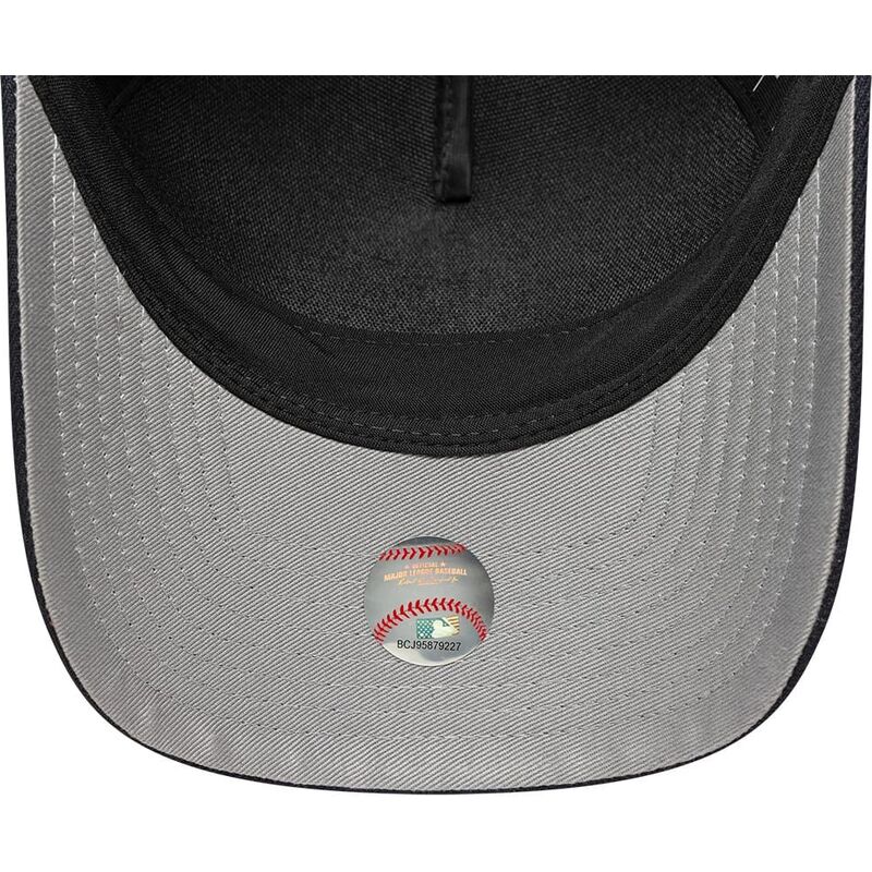 mutsid-kumer-meresinine-snapback-9forty-m-crown-a-frame-emblem-new-york-yankees-mlb-new-era