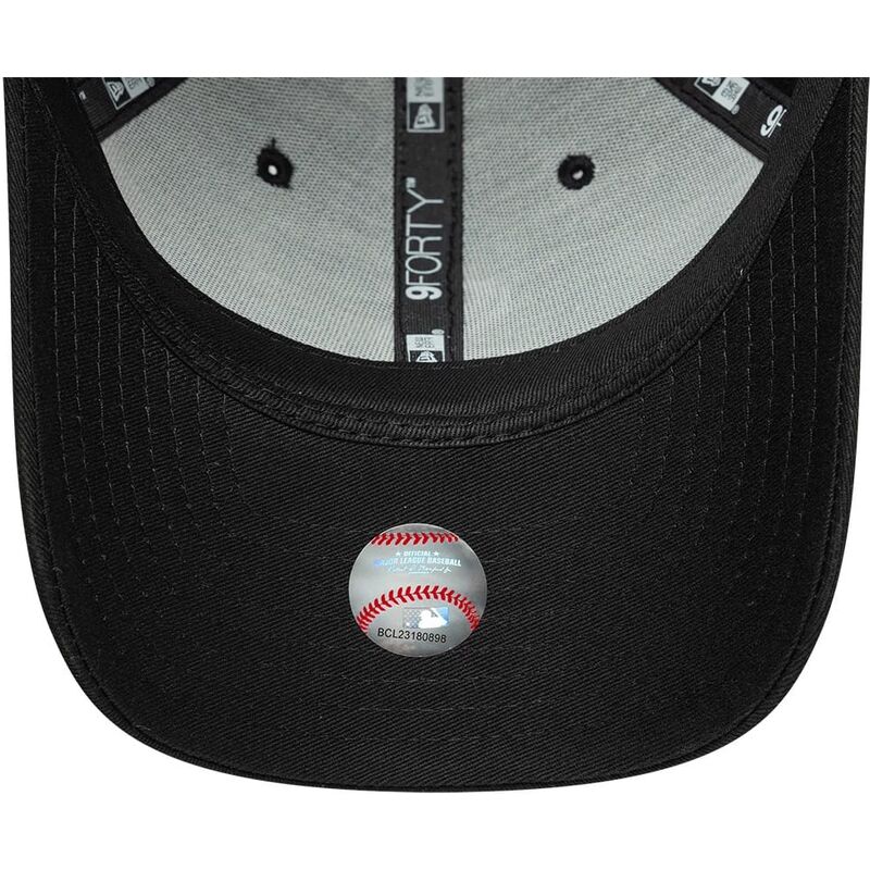 mutsid-kumer-must-snapback-9forty-m-crown-side-script-chicago-white-sox-mlb-new-era