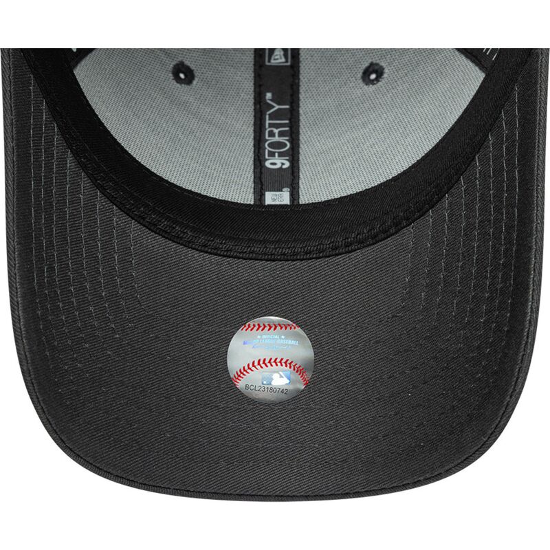 mutsid-kumer-hall-reguleeritav-9forty-metallic-outline-new-york-yankees-mlb-new-era