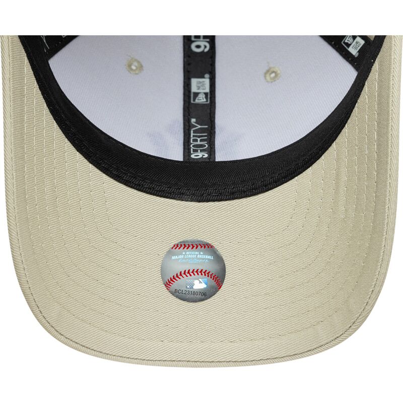 mutsid-kumer-beez-snapback-9forty-m-crown-new-york-yankees-mlb-new-era