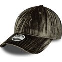 mutsid-kumer-roheline-reguleeritav-9twenty-velour-new-york-yankees-mlb-new-era