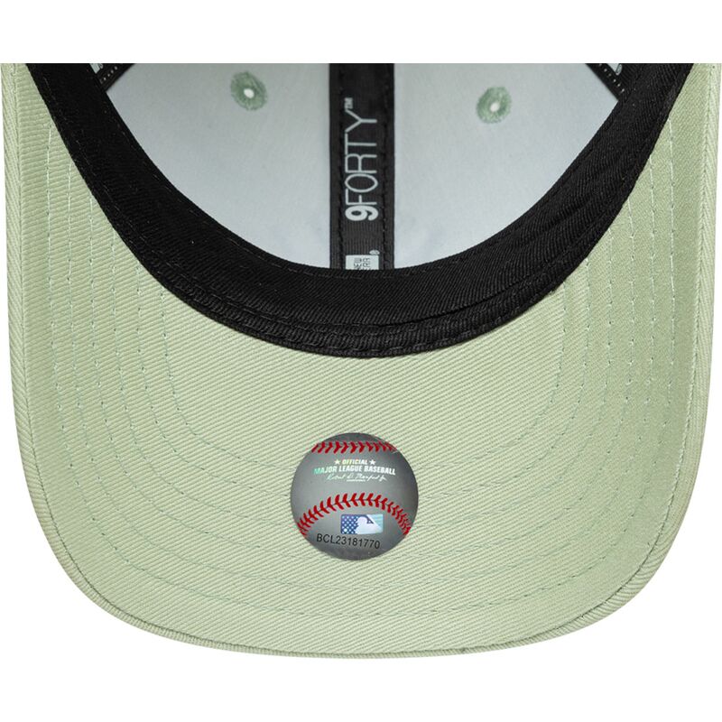mutsid-kumer-roheline-reguleeritav-lastele-9forty-dino-icon-new-york-yankees-mlb-new-era