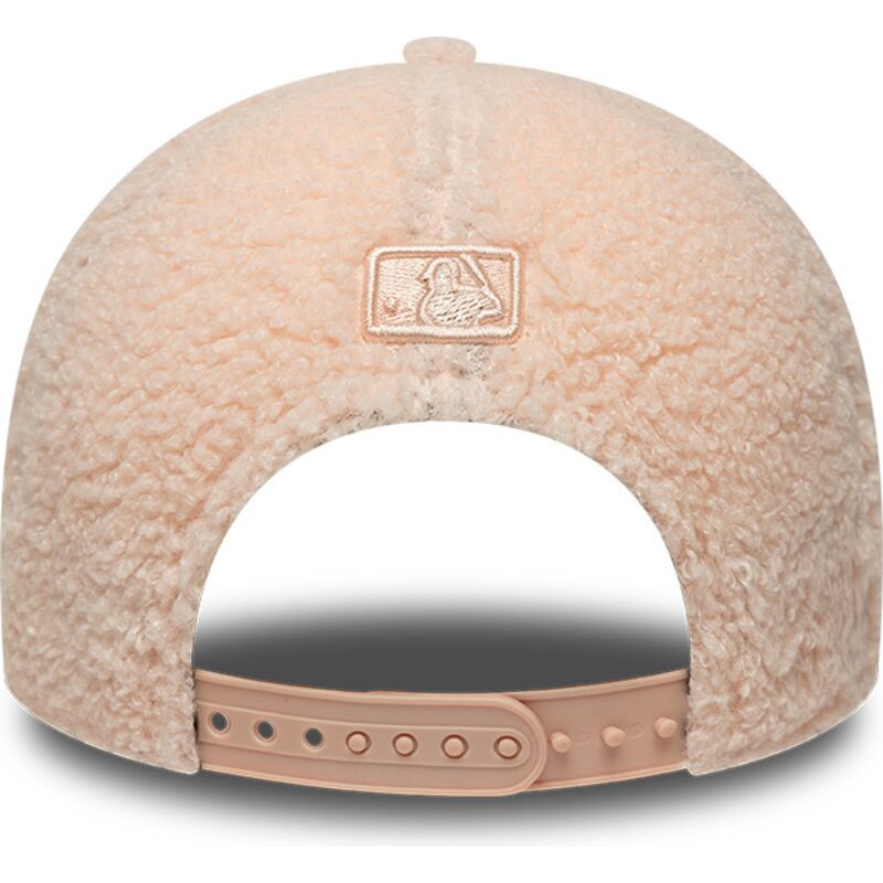 mutsid-kumer-roosa-snapback-lastele-rosa-9forty-m-crown-winter-borg-new-york-yankees-mlb-new-era