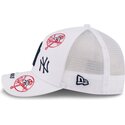 mutsid-kumer-valge-snapback-9forty-m-crown-a-frame-all-over-new-york-yankees-mlb-new-era