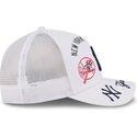 mutsid-kumer-valge-snapback-9forty-m-crown-a-frame-all-over-new-york-yankees-mlb-new-era