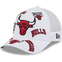 mutsid-kumer-valge-snapback-9forty-m-crown-a-frame-all-over-chicago-bulls-nba-new-era